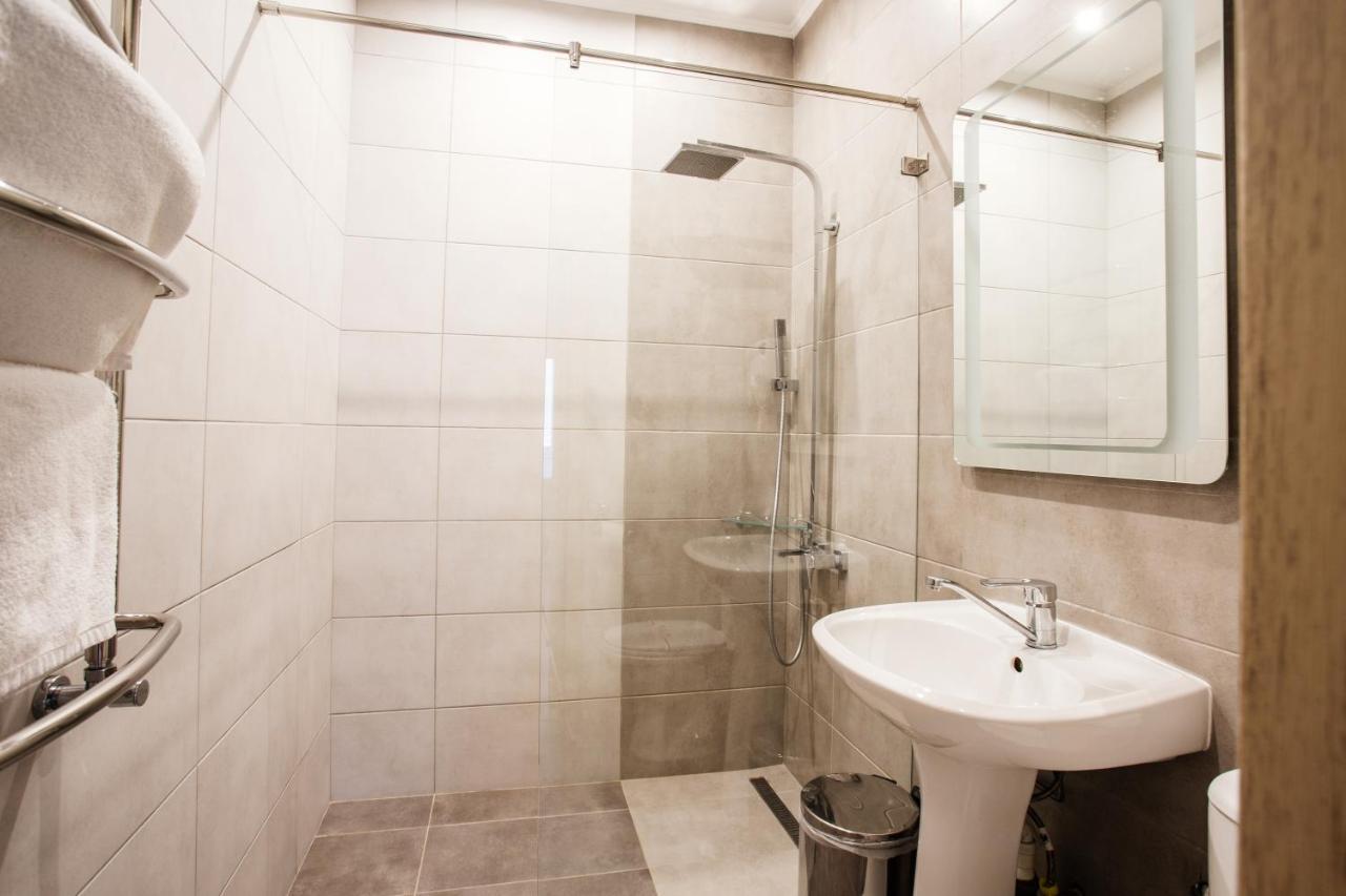Discovery Hotel Lviv Buitenkant foto