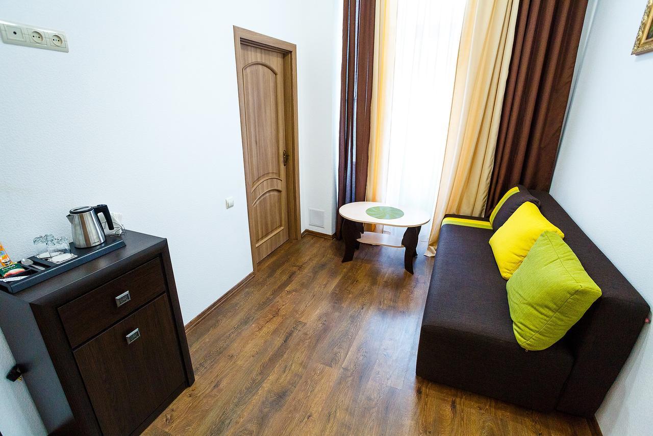 Discovery Hotel Lviv Buitenkant foto