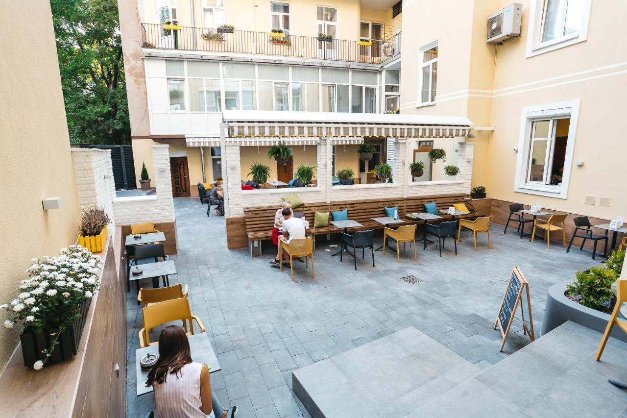 Discovery Hotel Lviv Buitenkant foto